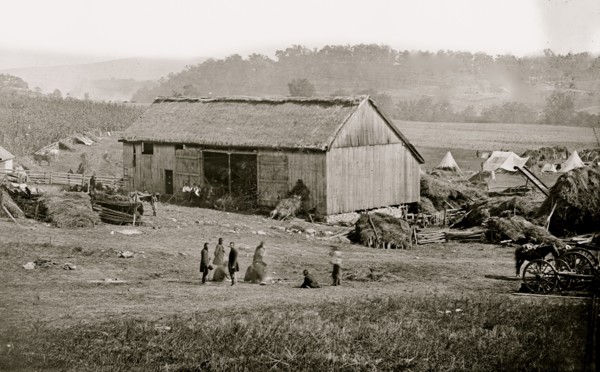Keedysville, Md., vicinity. Smith's barn, used as a hospital after the battle of Antietam 1862