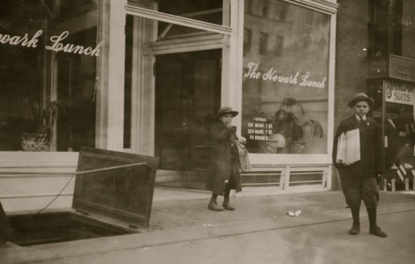 Jewish Newsboys in Newark, NJ 1910