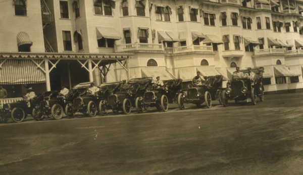 Pope-Toledo's at Hotel Wentworth, used at peace conference, Portsmouth, N.H., U.S.A., August, 1905 1905