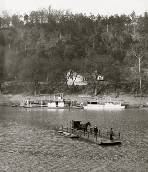 Primitive ferry, High Bridge, Ky. 1907