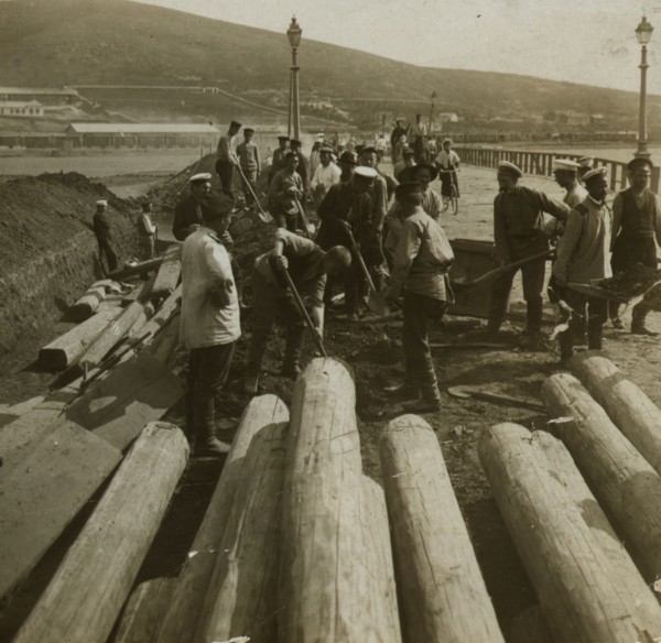 Russian soldiers preparing fortifications 1905