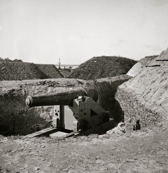 Savannah, Ga., vicinity. Confederate gun at Fort McAllister 1864