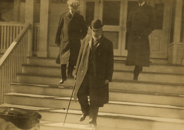 Sergei Witte leaving Wentworth Hotel 1905