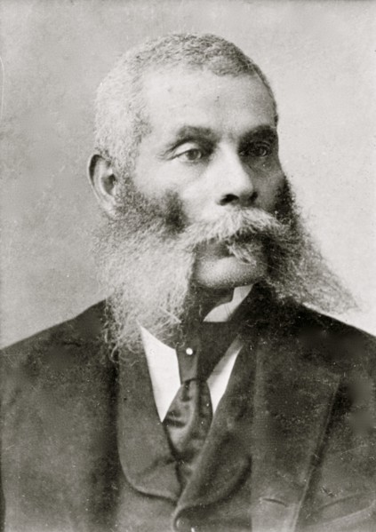 Sgt. Alexander Kelly, head-and-shoulders portrait, facing right 1900