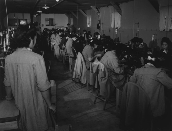 Detainees at Manzanar Sewing Machines 1942