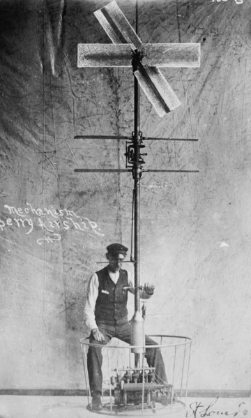 The Berry airship, St. Louis 1912