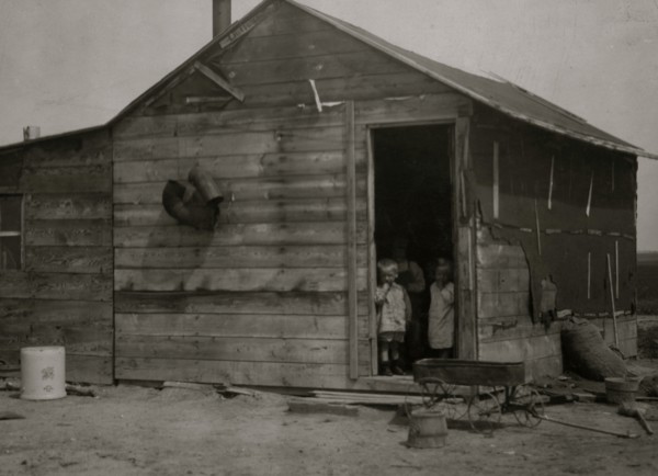 The summer quarters of a beet worker's family on a Colorado farm near Starling.  1915