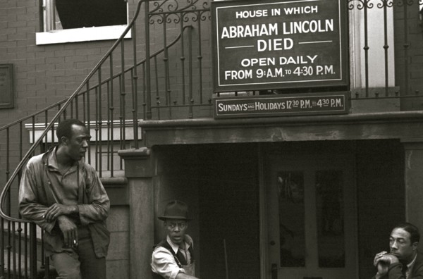 Washington, D.C. house where Lincoln died. Blackes out front 1937