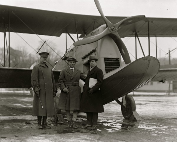Amphibian plane, Maj. Clagett, Gen. Mitchell, Grover Loe[...], 1/19/25 1925
