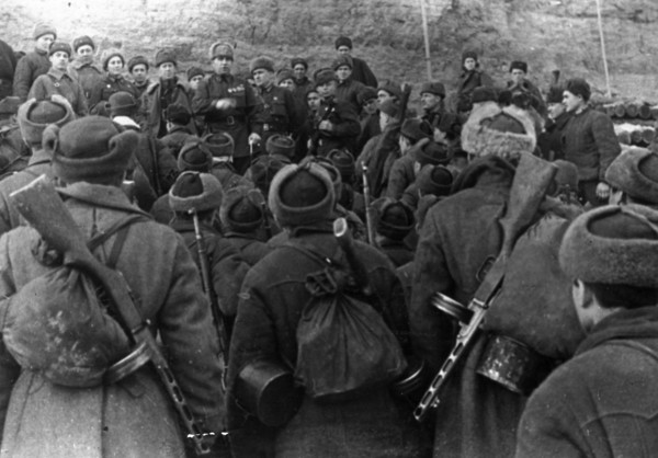 World war 2, battle of stalingrad, major general guriev, commander of the division, addresses the first reinforcements who arrived at stalingrad over the frozen volga river.