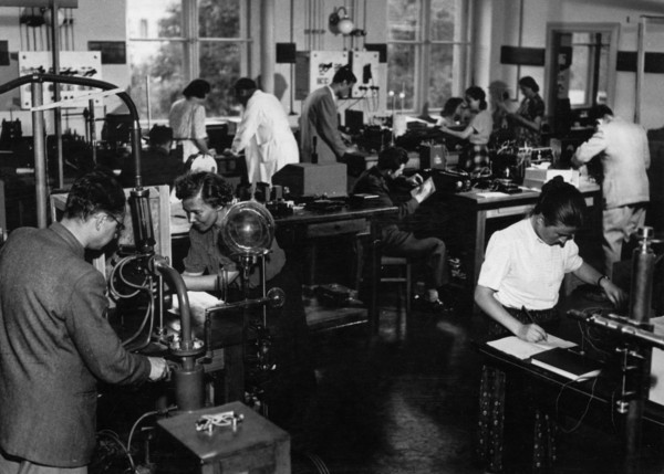 The institute of experimental physics at the warsaw university produces new scientists, here, the physical laboratory for advanced students, 1951.