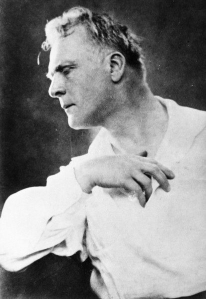 Russian singer fyodor shalyapin in the 1930s.