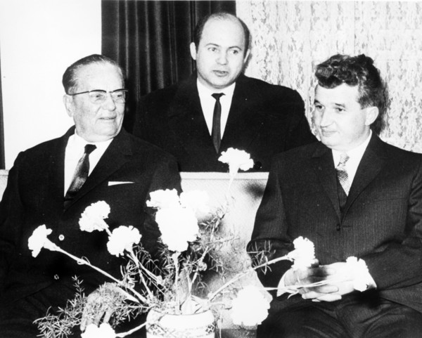 Yugoslavian president tito (l) and romanian general secretary ceausescu talk at timisoara near rumanian - yugoslav border feb, 1969.
