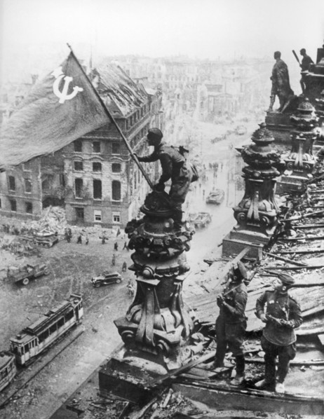 World war 2, the great patriotic war, the raising of the soviet flag over the reichstag in berlin, germany, may 1, 1945,  ???, ??????, ????? ?????? (????????? ???? 150-? ?????? ???????? ll ??????? ???...