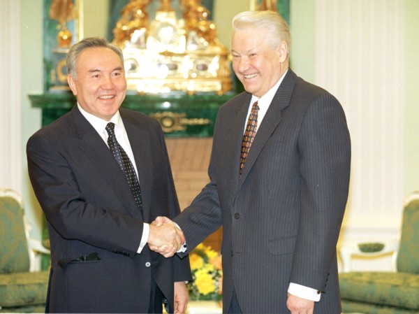 Russian federation, moscow, russian president boris yeltsin met his kazakh president nursultan nazarbayev at noon on thursday, boris yeltsin determined the biletaral relations between russia and kazak...