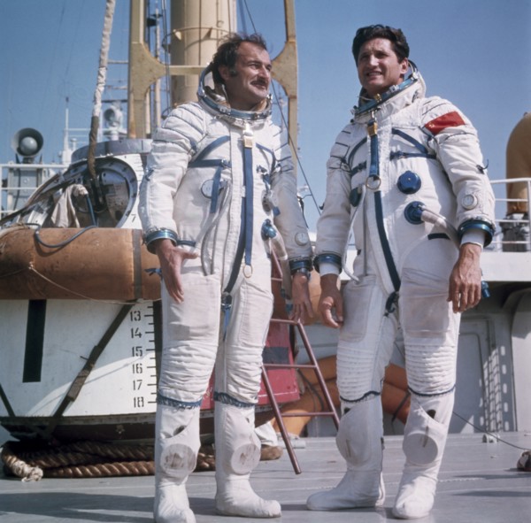Soyuz 21, cosmonauts boris volynov and vitaly zholobov leave for the cosmodrome, 1976.