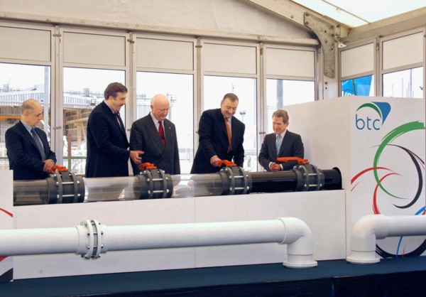 Azerbaijan, may 25, 2005, turkish president ahmet necdet sezer, georgian president mikhail saakashvili, u,s, energy secretary samuel bodman, azerbaijani president ilham aliev and bp plc chief executiv...