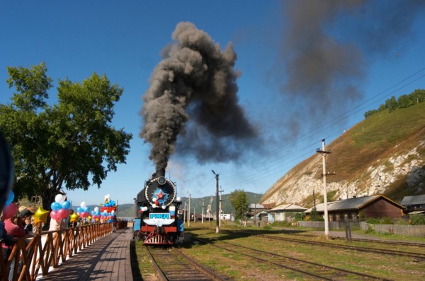 Russia, irkutsk region, tourist railway of the krugobaikalskaya railway along lake baikal, september 2005.