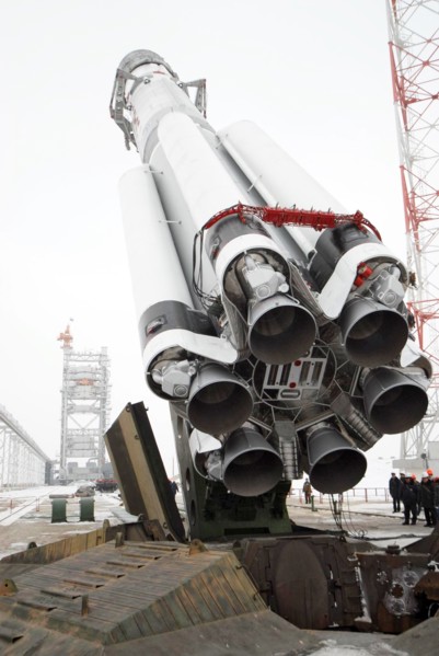 A russian-built proton m rocket is being placed on its launch pad at the baikonur cosmodrome in kazakhstan, december 12, 2006, the rocket will launch the measat-3 satellite into orbit to improve malay...