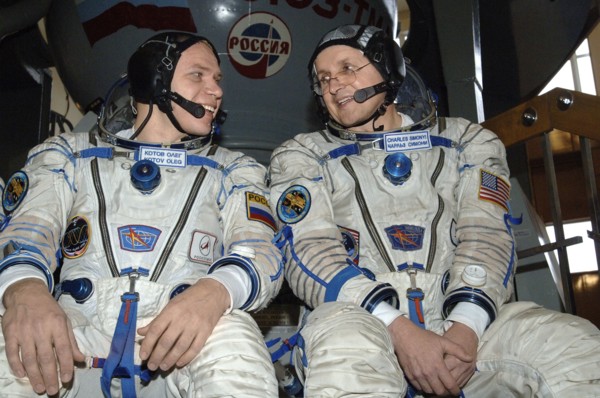 Moscow region, russia, march 20, 2007, flight engineer and soyuz tma-10 commander for expedition 15 oleg kotov (l) and spaceflight participant (fifth space tourist) charles simonyi take their final ex...
