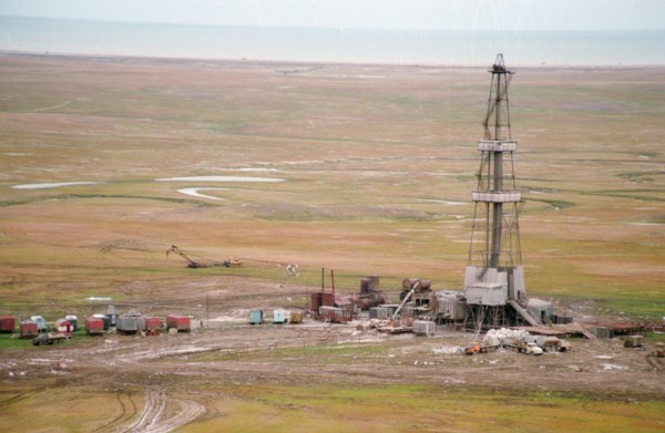 Oil field in tyumen area, siberia, russia 9/95 .