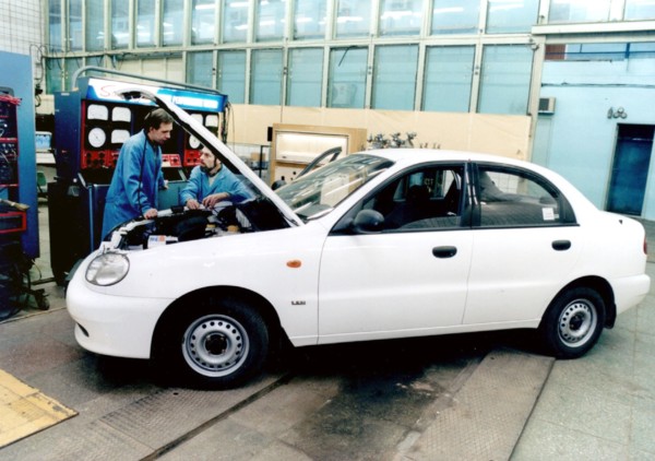 Ulyanovsk region, russia 2002: new car model 'sence' undergoes stand tests at dimitrovograd automobile works (daaz) (in pic), the newly manufactured car is a joint creation of daaz, zaporozhye automob...