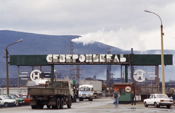 Entrance to the severonikel metallurgical plant in monchegorsk in the murmansk region, the plant is the cause of severe pollution problems in the region, kola peninsula, russia, august 1998.