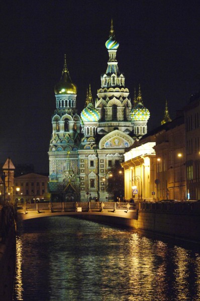 St,petersburg, russia, december 01, 2005, the church of our savior on the spilled blood (the savior on the spilled blood cathedral) has the new architectural lighting designed by italian piero castigl...