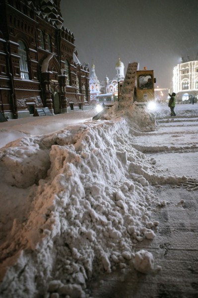 Moscow, russia, december 22, snow fighters clear red square