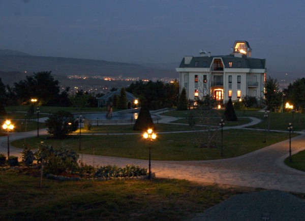 Tbilisi region, georgia, the countryside 'cottage' of georgian tycoon badri patarkatsishvili, february 2008.