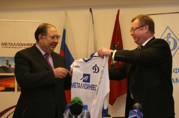 Moscow, russia, february27, 2008, russian billionaire alisher usmanov (l) who who controlls metalloinvest industrial holding company, and head of the russian audit chamber, sergei stepashin, pose with...