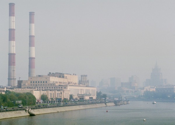 Moscow, russia, august 16 2002, the moskva river in smog, after a breath of fresh air (thanks to rains) moscow has to put up with quite heavy smog, this time it is of 'local' origin, it is caused not ...