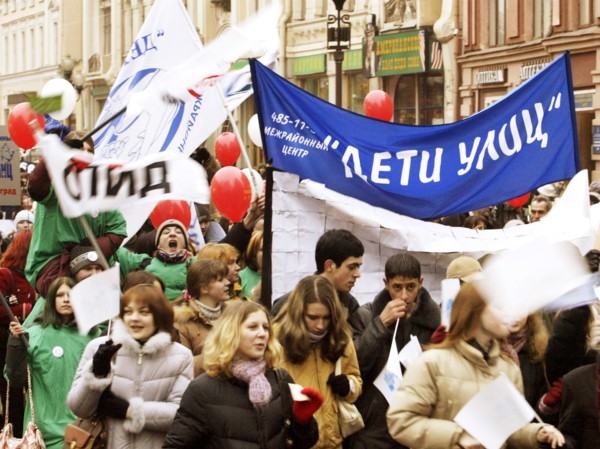 Participants in the 'march for the sake of life' marking the world anti-aids day in the center of moscow, russia, december 1,2003.