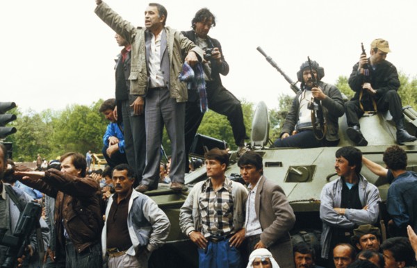 Opposition leader, davlat hudoinazarov, in ozodi square in dushanbe, tajikistan, may 8, 1992.