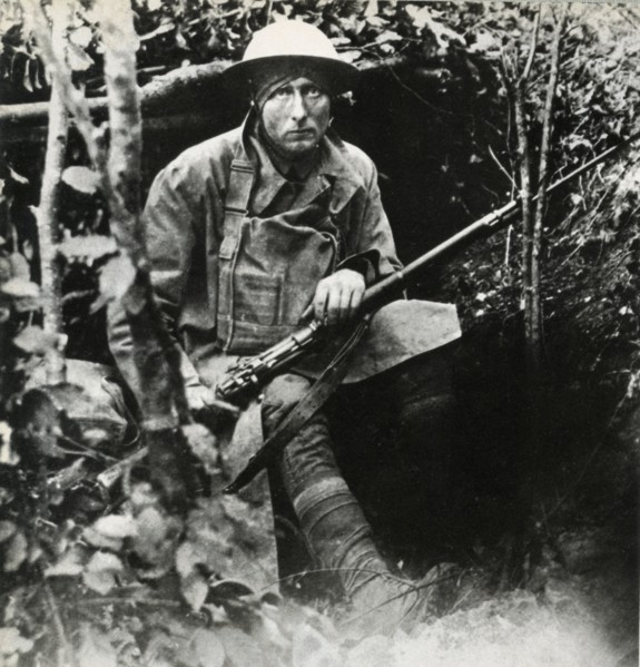 WWI Camouflage in a british trench  1918