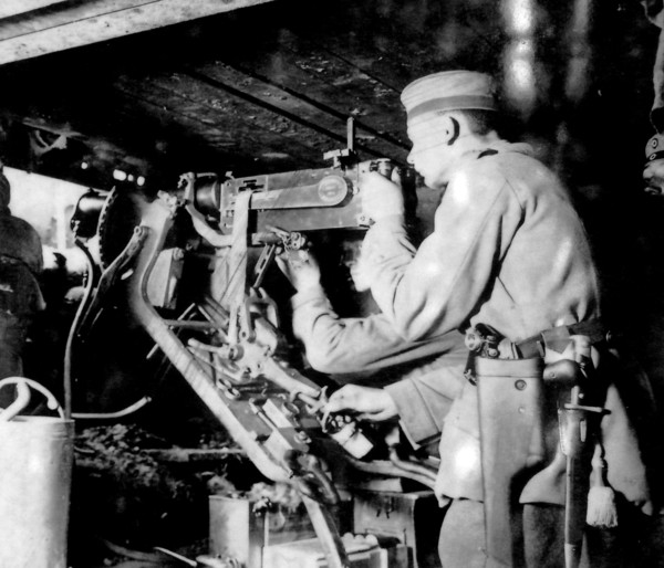 World War One 1914 1918 Germany at war Machine gun