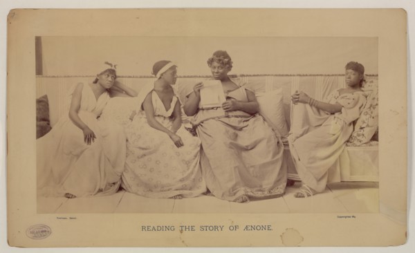 Reading the story Aenone