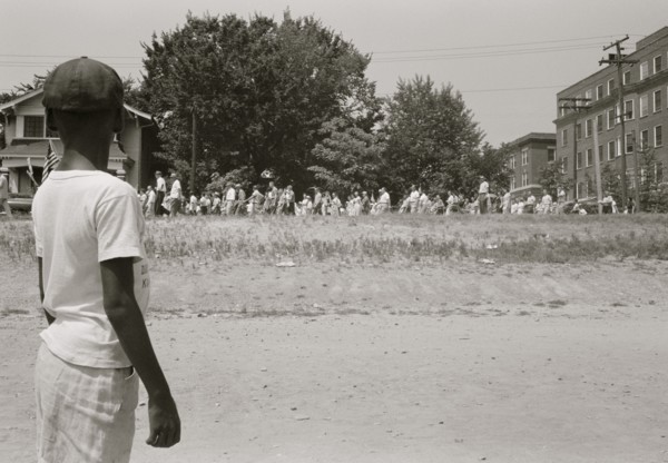 Mob marching from capitol to Central High