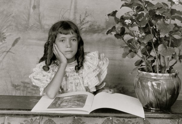 Daughter of Thomas E. Askew
