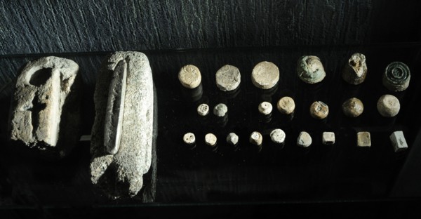 Mould, Leas weight and debris from lead casting.