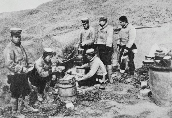 Japanese field kitchen in Sandepu.