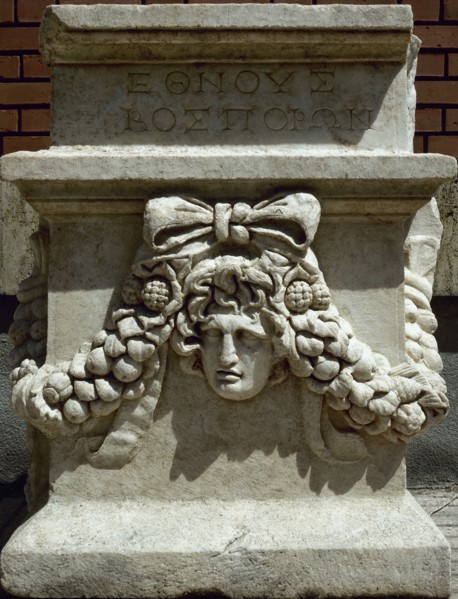 Roman art. Turkey. Aphrodisias. Sarcophagus. Woman and garland. Relief.