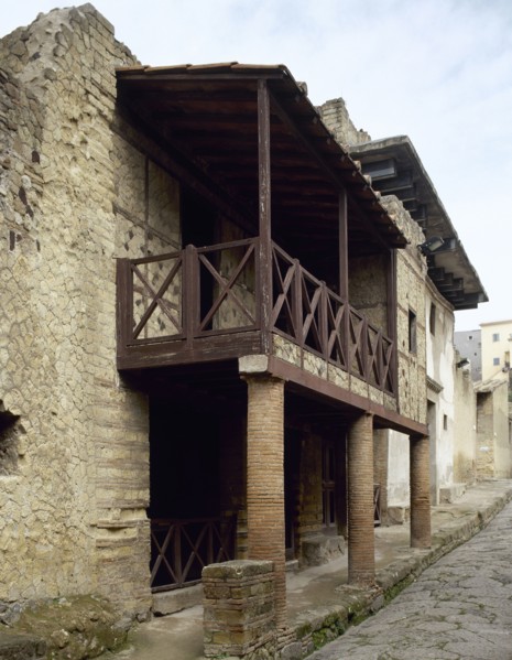 House of the Opus Craticium or Casa a Graticcio.