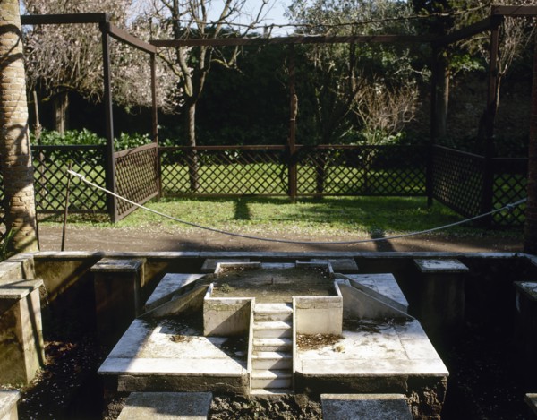 House of Loreio Tiburtino Garden and remains of fountain.