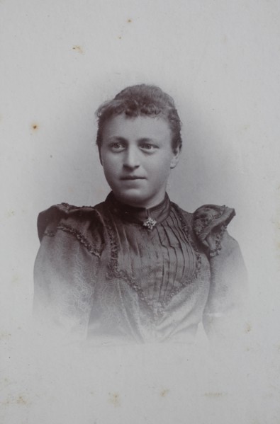 Frau