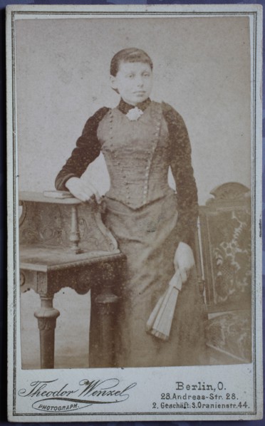 Frau