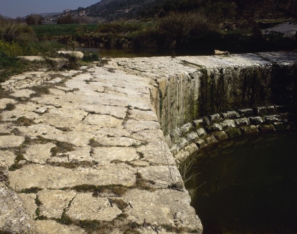 Roman dam of Barcinas.