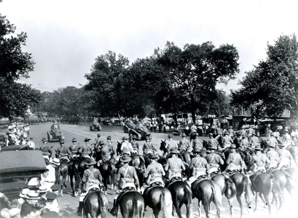 Washington, DC, July 28, 1932 - Tanks and mounted troops go to break up Bonus Marchers' camp.