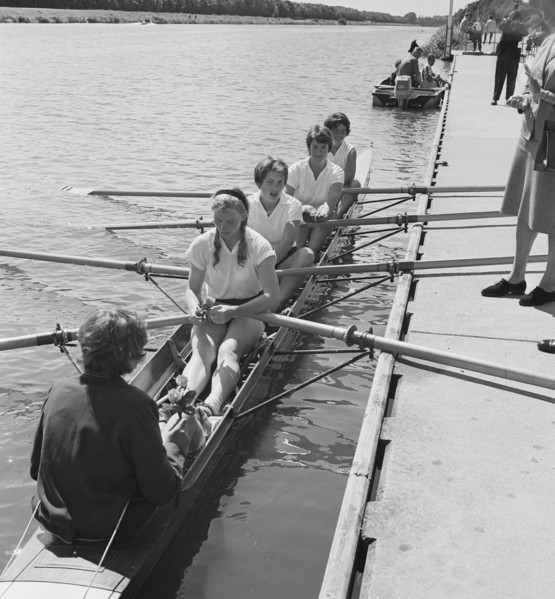 Rowing championships Bosbaan. Ladies double four / Date July 27, 1963 Amsterdam Netherlands   .