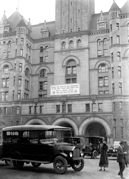 Post office department building, 12th and Pennsylvania Avenue, with Liberty Loan Banner, Washington D.C. - circa 1917.